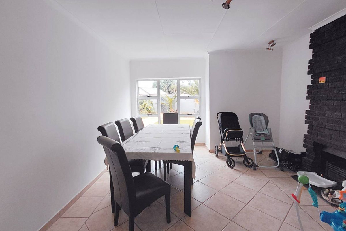 Discover Luxury Living in a Secure Family Enclave - Photo 5