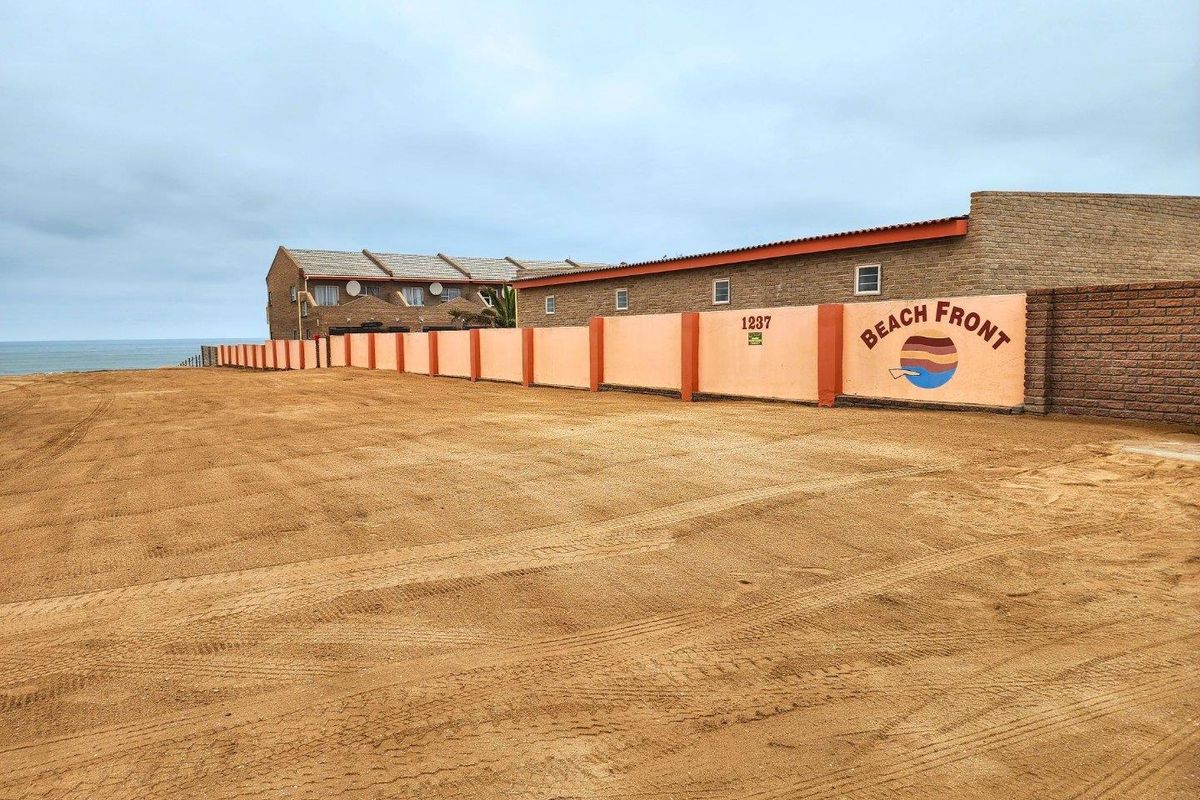 Ext 3 (North Dune), Henties Bay:  Beachfront Townhouse WITH FLAT is for sale - Photo 2