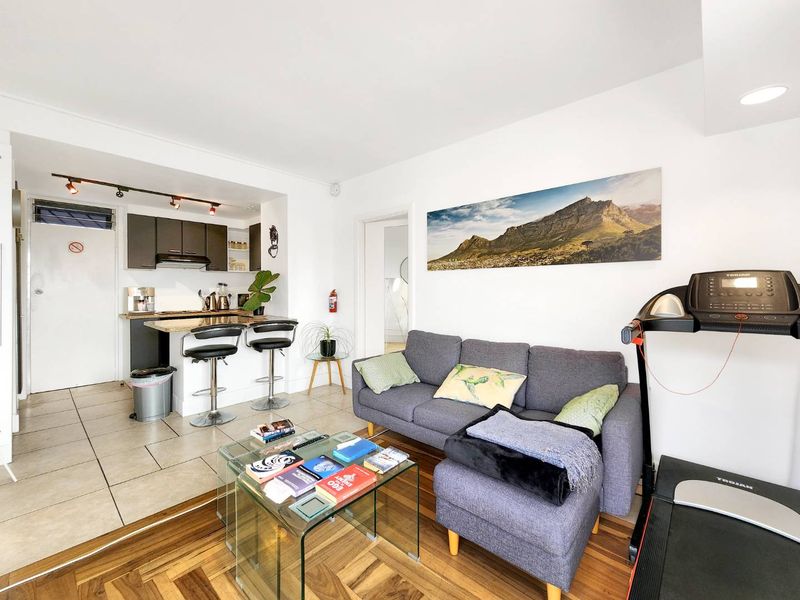 Furnished one bedroom apartment to rent in Sea Point - Photo 9