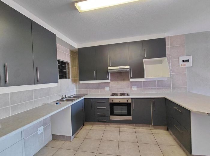 Property #2499088, Apartment For Sale in Alberton Central