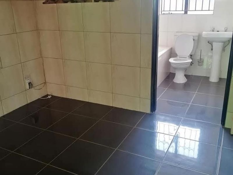 3 bedrooms house to rent in Soshanguve VV - Photo 9