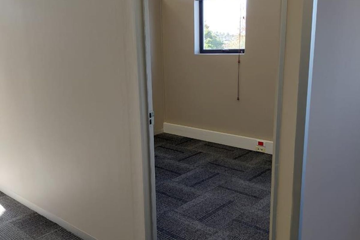 COMMERCIAL PROPERTY TO RENT IN HOWICK NORTH - Photo 2