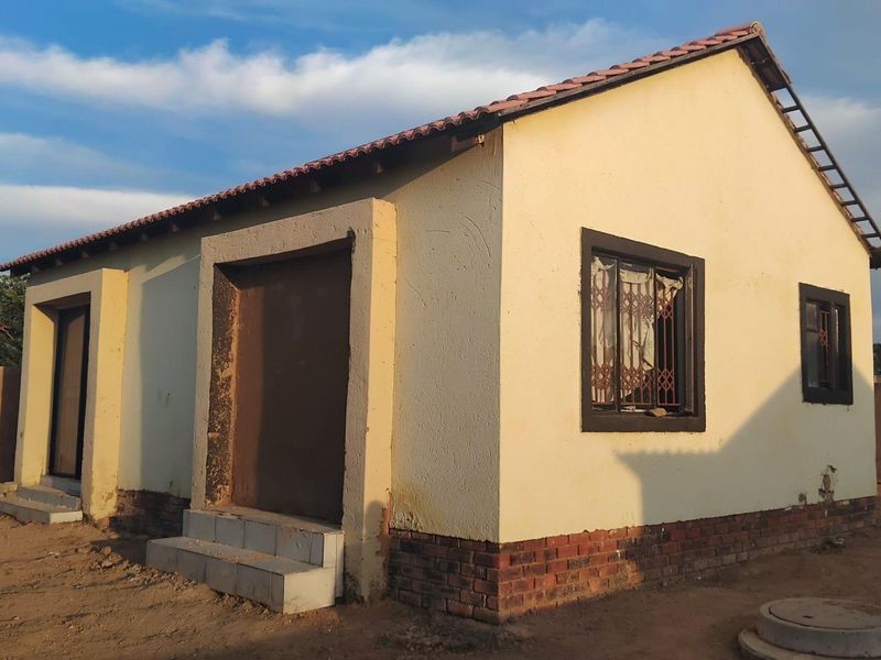2 Bedroom House For Sale in Mabopane Unit S - Photo 2