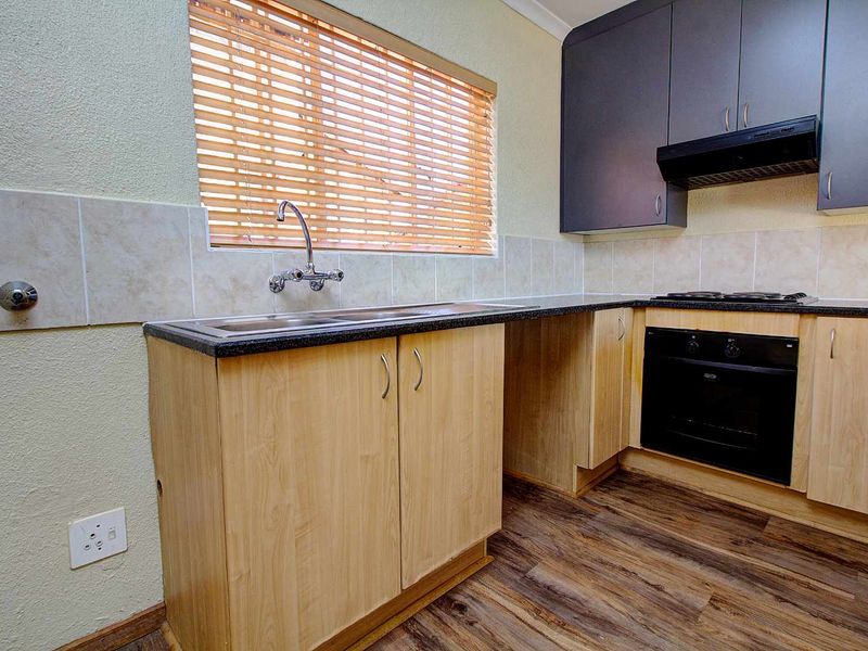 Bright Newly Painted Home with New Laminated Floors! - Photo 5