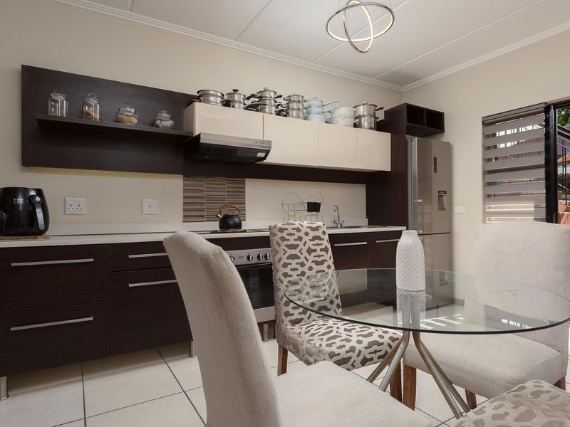 2 Bedroom Ground-floor Unit in Bakara-Glenvista with Stunning Views - Photo 5