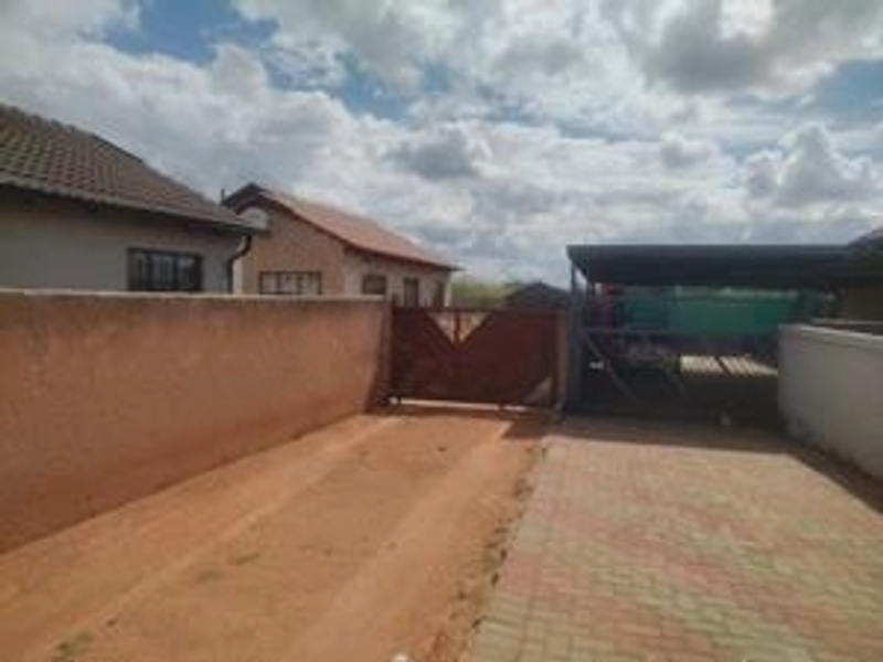 3 bedrooms house to rent in Soshanguve VV - Photo 2