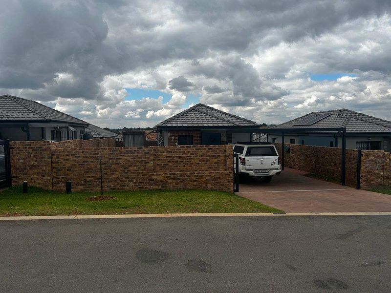 Modern family Living in Lion Pride Estate, Randburg🏠 - Photo 3