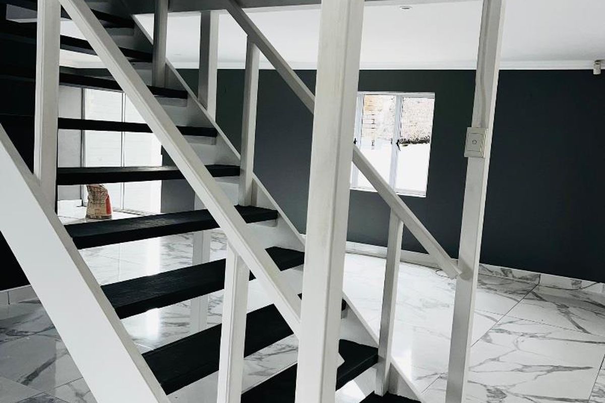 Freestanding House For Rent - Photo 4