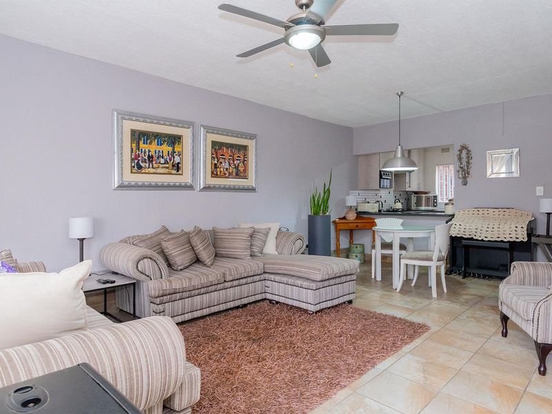 Perfect Lock-Up-and-Go 2-Bedroom Duplex in Norkem Park - Photo 5