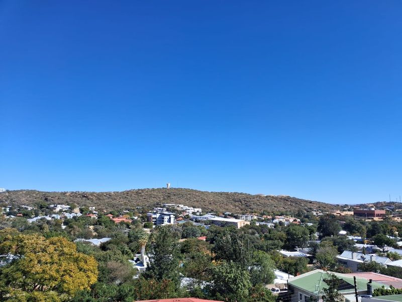 FOR SALE – EXCLUSIVE PROPERTY IN KLEIN WINDHOEK - Photo 6