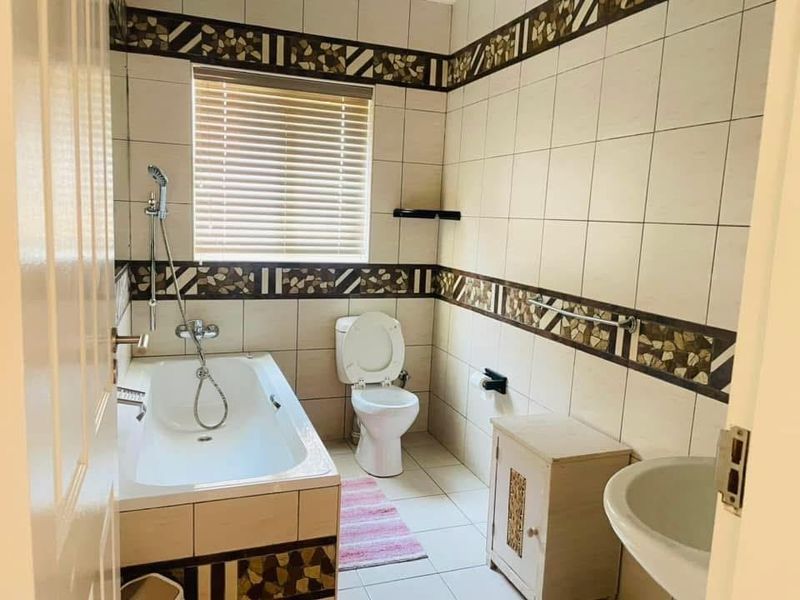 Furnished Guesthouse for sale in Walvisbay, Narraville - Photo 7
