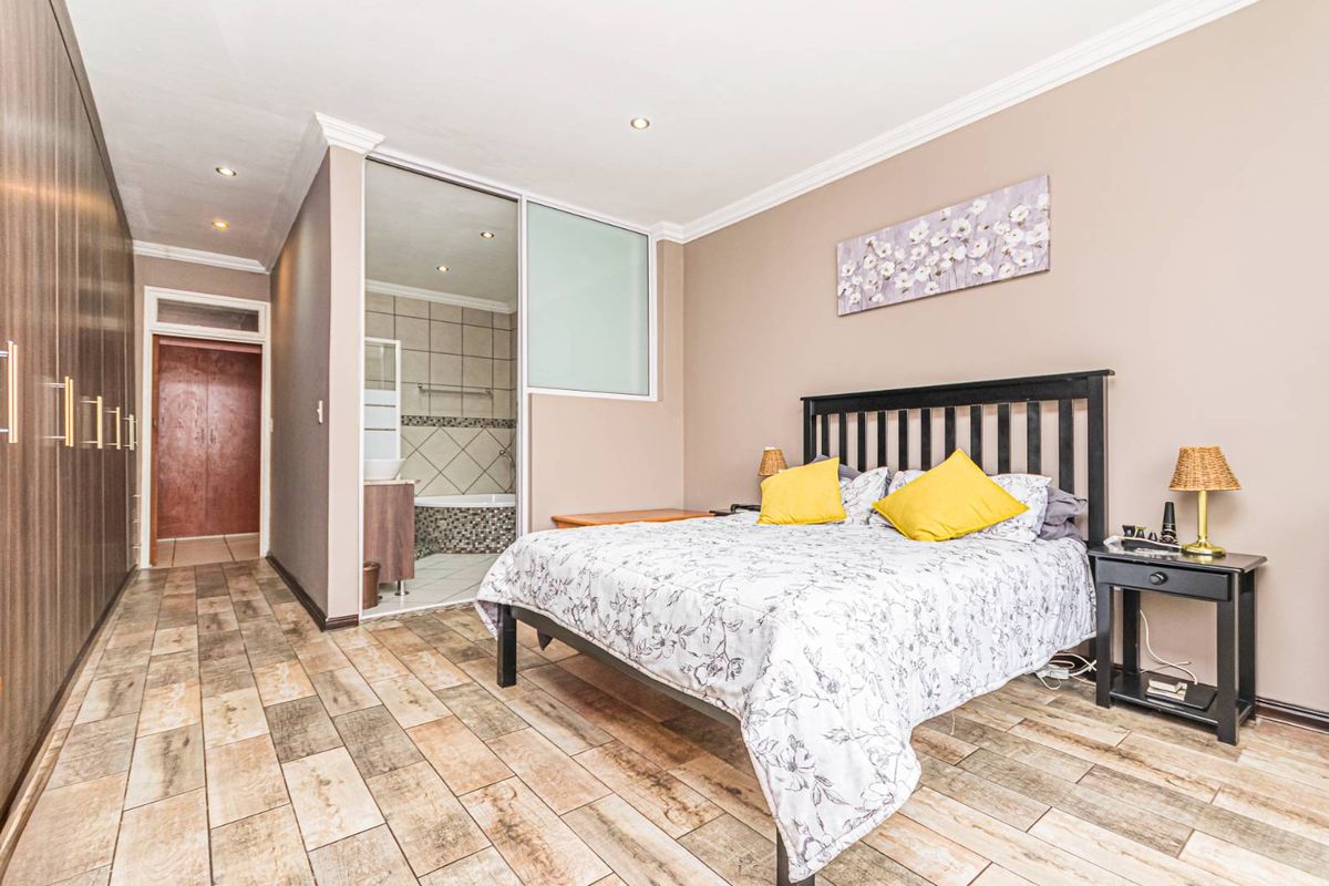 Stunning Family Home In kenmare - Photo 2