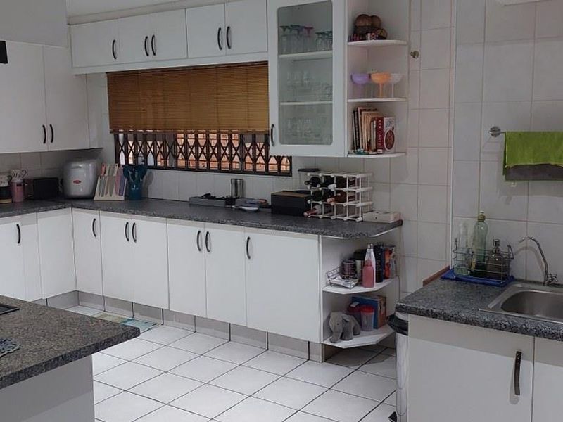 Spacious Duplex Cluster for Sale - Photo 5