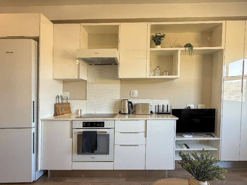 Secure Income Investment | Fully Furnished | Tenant in Place to April 2028 | R1,650,000 Incl. VAT - Photo 5