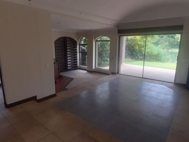 Stunning Lakeside Retreat with Modern Amenities - Photo 5