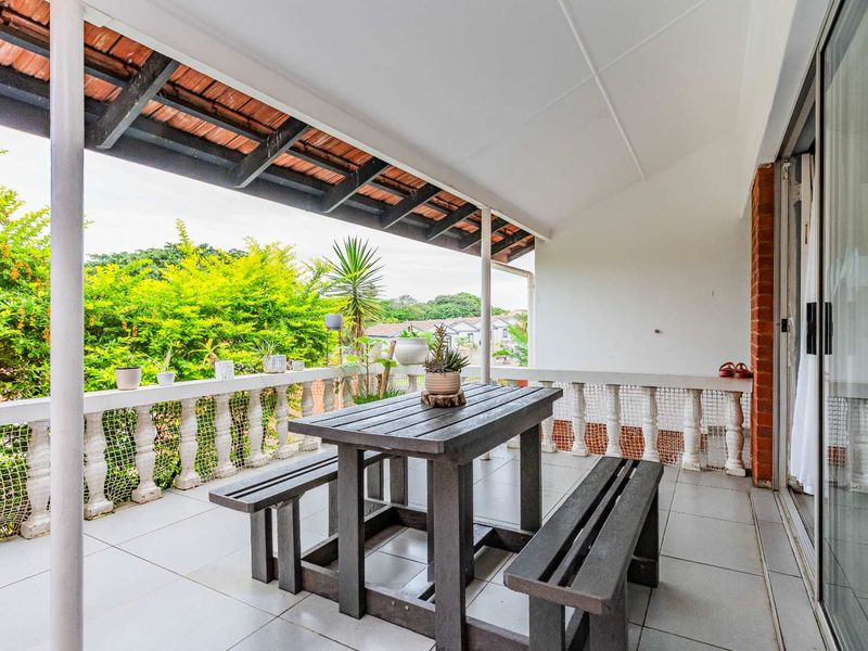 HENDRA - DELIGHTFUL PET FRIENDLY DUPLEX WITH ITS OWN POOL - Photo 2