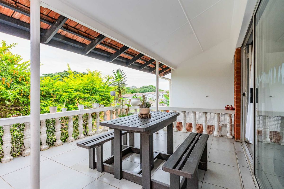 HENDRA - DELIGHTFUL PET FRIENDLY DUPLEX WITH ITS OWN POOL - Photo 2