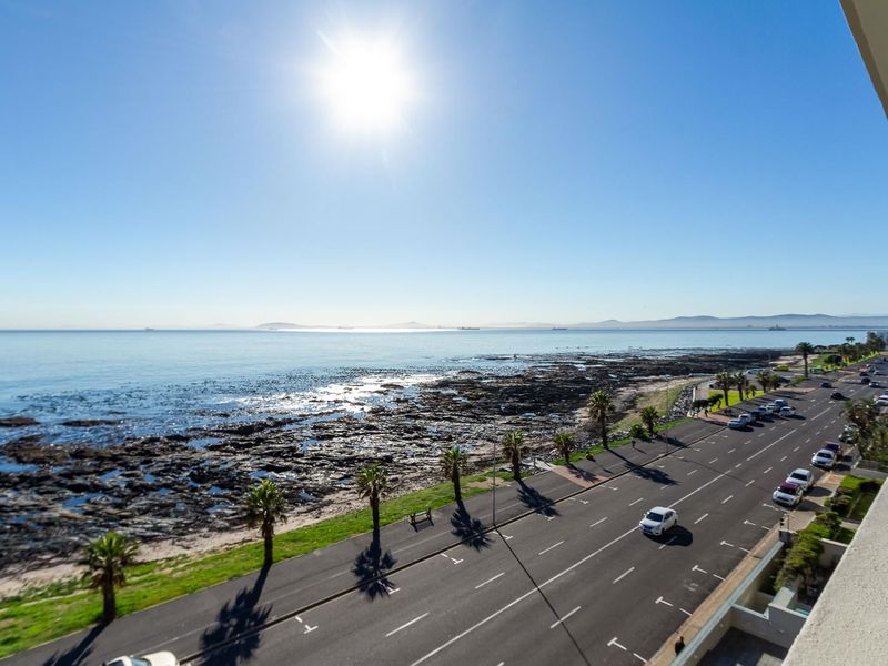 Exceptional 6th Floor Apartment with Panoramic Sea Views - Photo 2