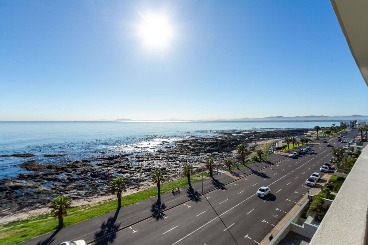 Exceptional 6th Floor Apartment with Panoramic Sea Views - Photo 2