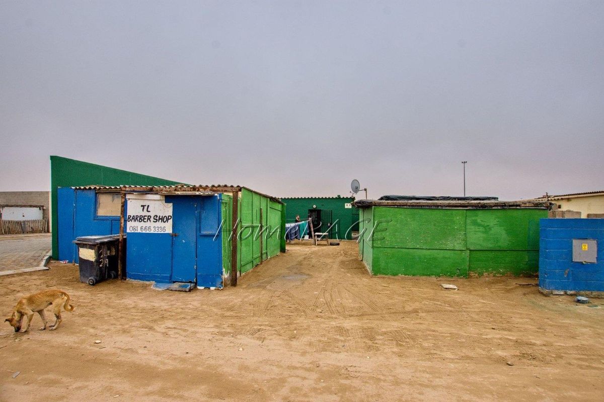 Kuisebmond, Walvis Bay: Home with 2 apartments for sale - Photo 2