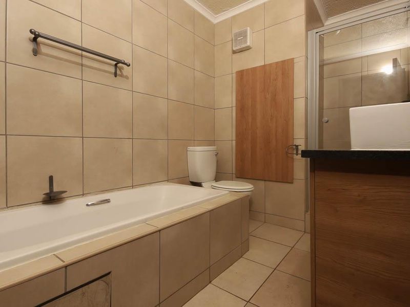 2 bedrooms Apartment in ECO PARK 50% off first months rent - Limited-Time Offer!" - Photo 7