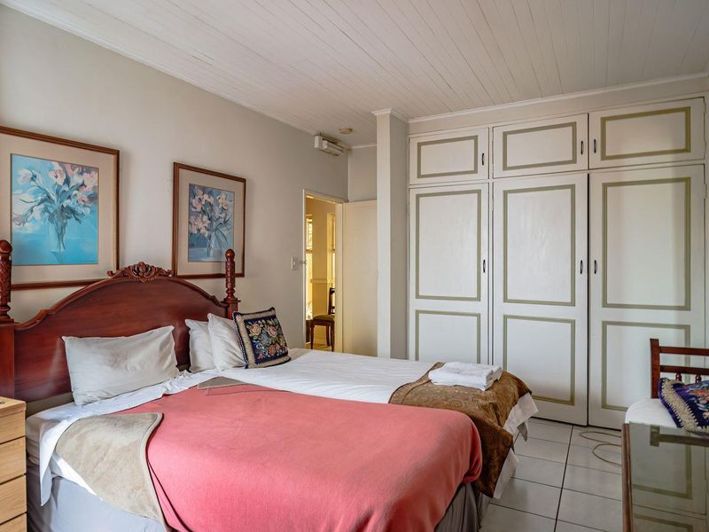 Spacious 9 Bedroom House (Guest House) in Muckleneuk - Photo 3