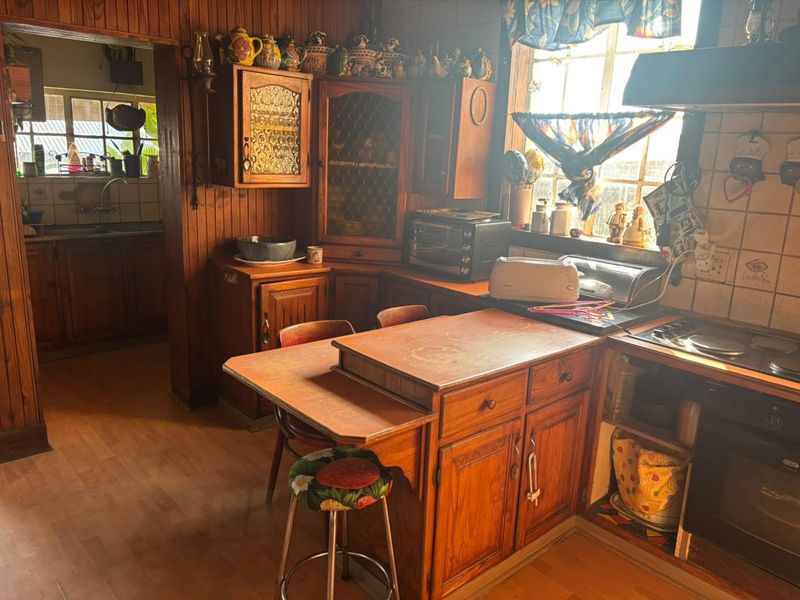 A house for sale- for the investor - Photo 2