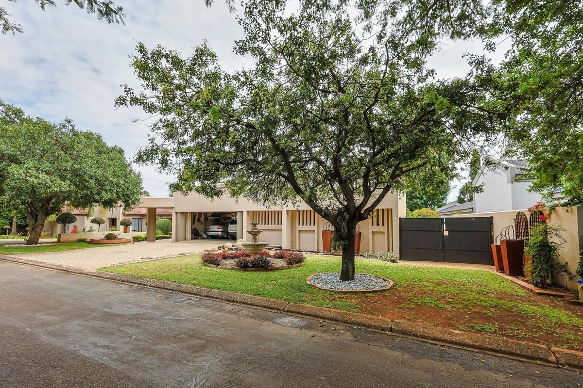 Old Classic | 3 Bed, 3.5 Bath | 1000sqm Estate - Photo 5