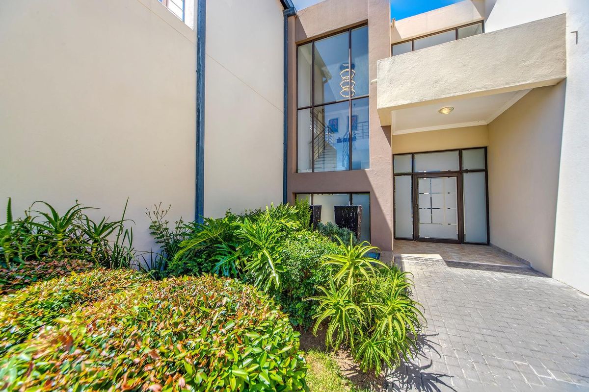 Five Bedroom Elegant Family Home For Sale in Waterfall Country Estate - Photo 3