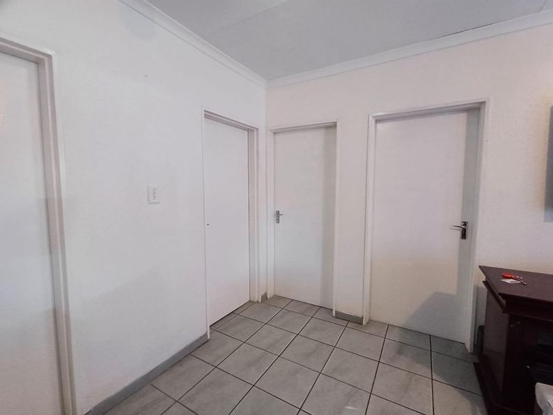 Modern 3 bedroom house - Photo 9