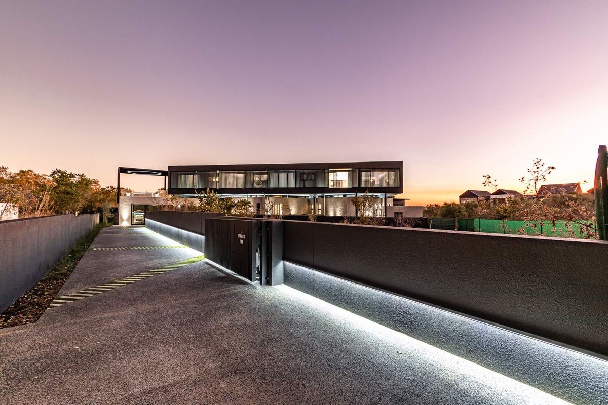 PICASSO   A Masterpiece located on pristine parkland with a lustrous stream forming part of this opulent property. - Photo 4