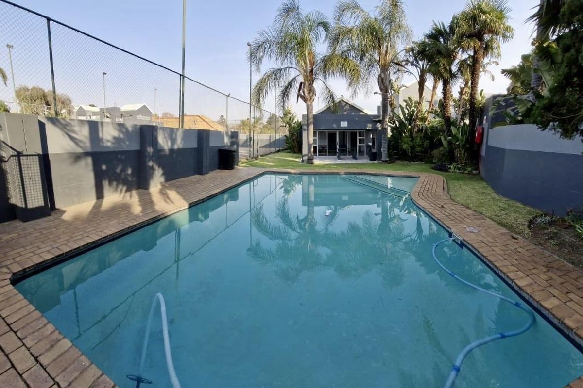 Charming Ground-Floor Unit in The Hutch: Your Serene Escape! - Photo 4