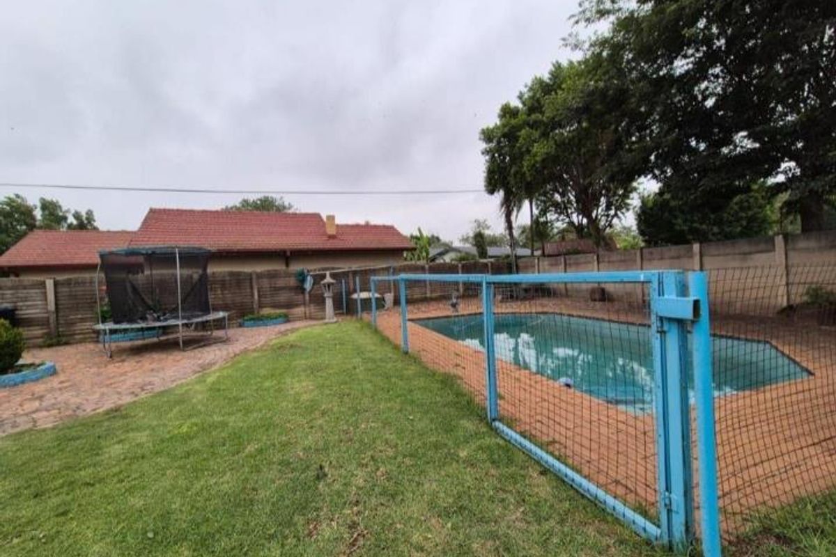 3 Bedroom House For Sale in Vanderbijlpark SE1 - Photo 5