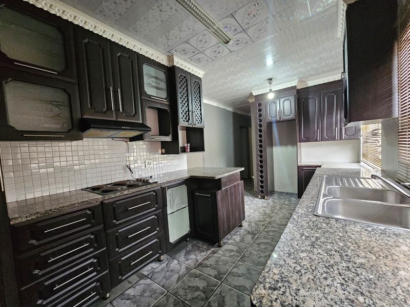 Cozy Haven Awaits! - Photo 2
