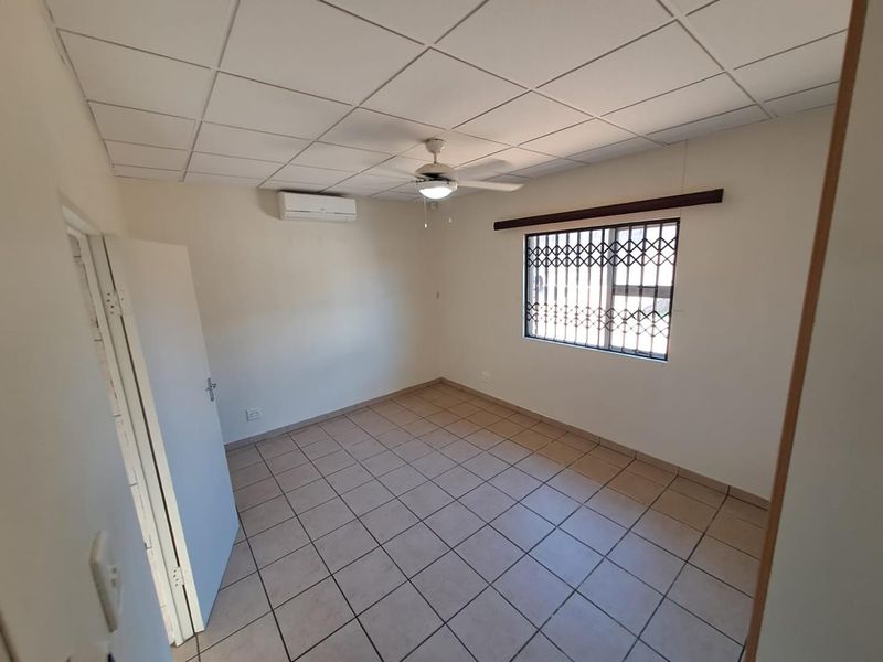 Modern 3-Bedroom Simplex with Courtyard in Richards Bay| Available August 15th - Photo 6