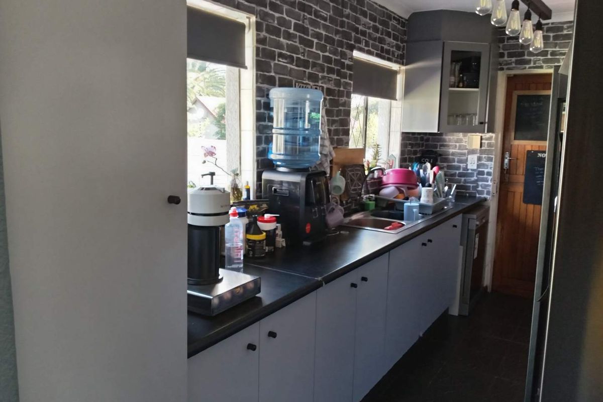 COZY 3 BED IN ALBERTSDAL - Photo 2