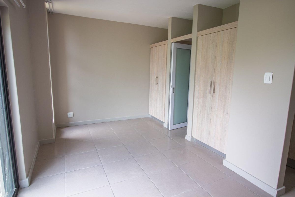 Bachelor/Studio Apartment available in Hatfield - Photo 3
