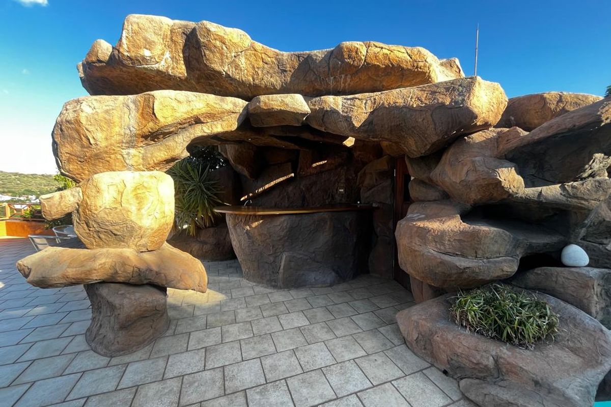 Prime Investment Opportunity | Boutique Hotel / AirBnB Potential - Photo 3