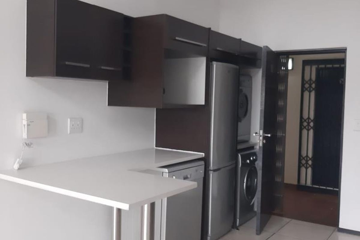 Modern 2-Bedroom, 2-Bathroom Apartment – Greenstone Area - Photo 3