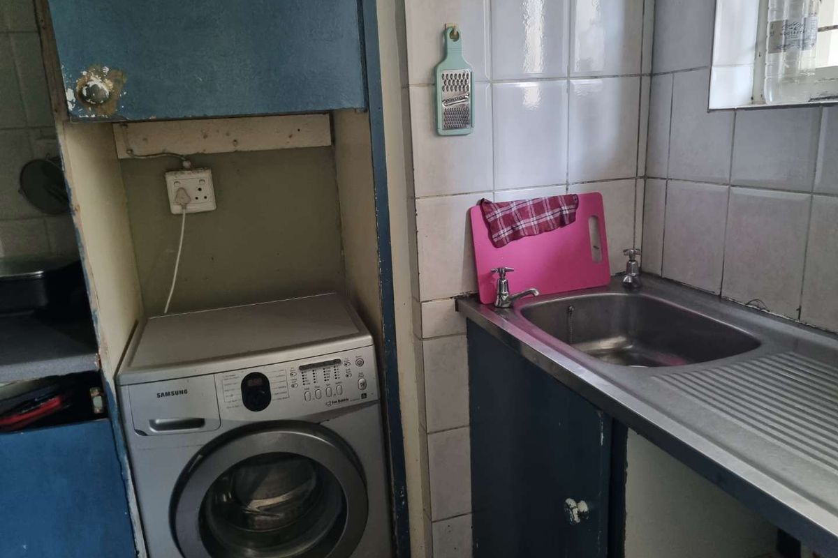 Well Positioned, Charming Apartment For  A  Small Family or Students - Photo 4