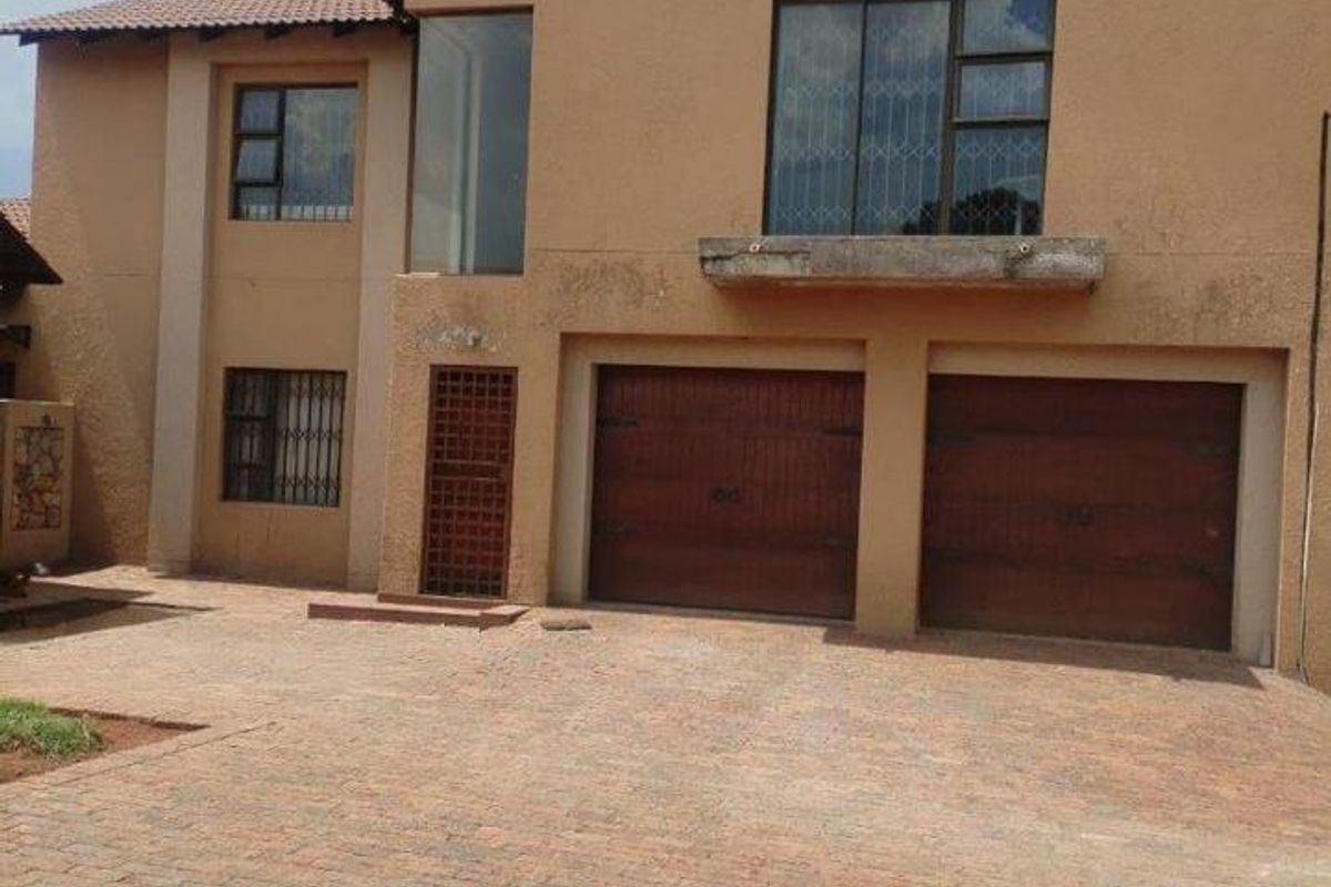 3 Bedroom House For Sale in Vanderbijlpark SE 6 - Photo 4