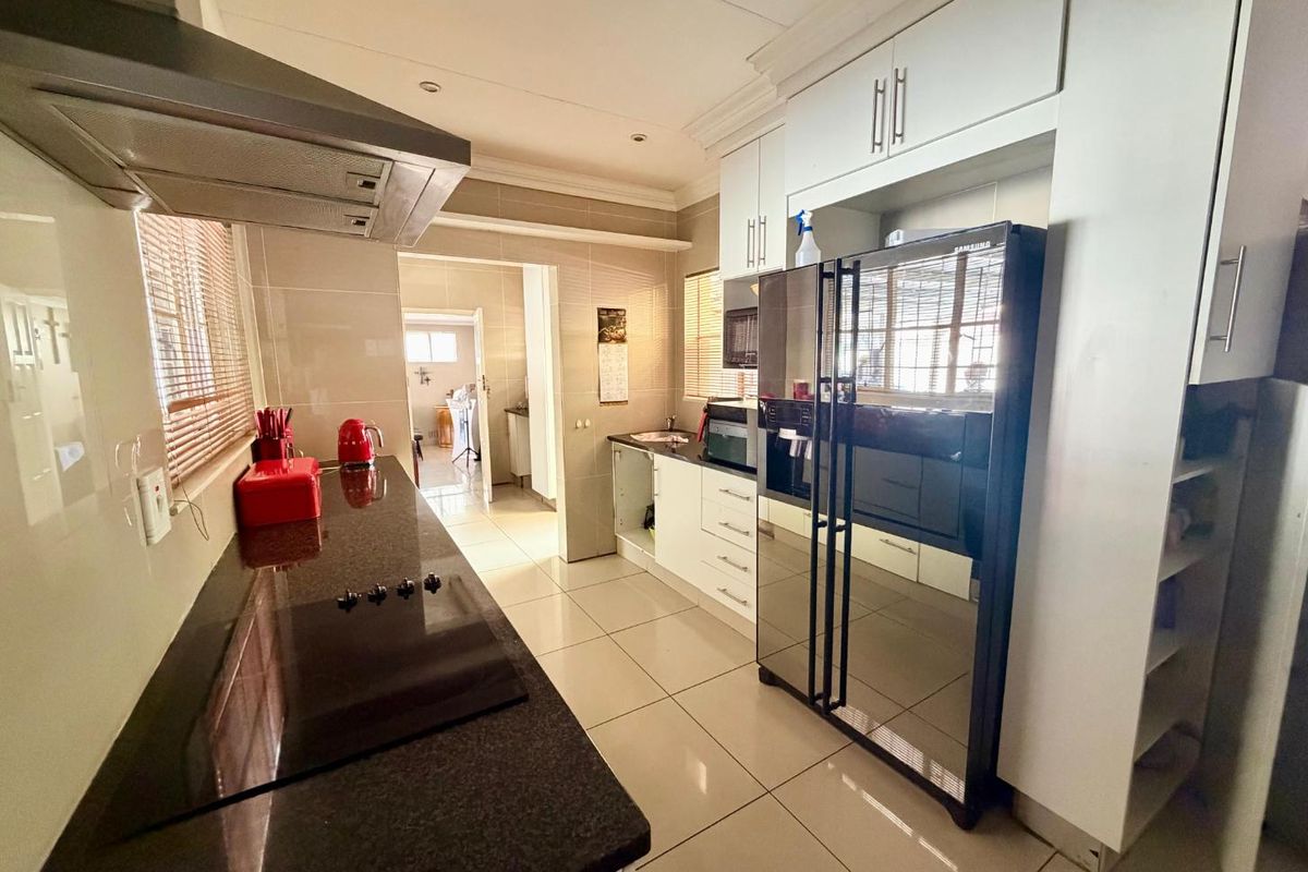 Spacious and Versatile Property with Endless Opportunities in Mulbarton - Photo 2