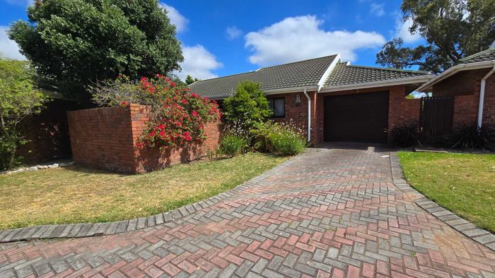 Property #2345449, Townhouse Sold in Lorraine