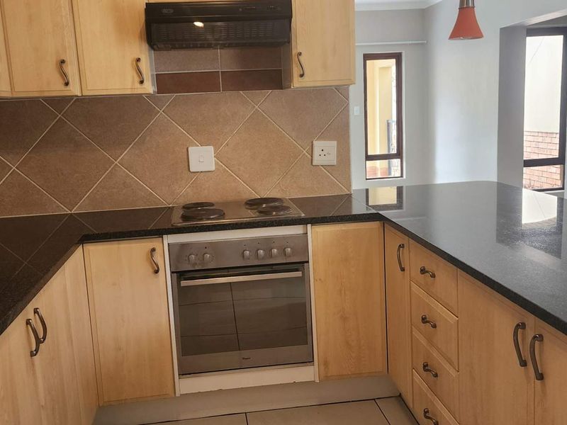 Modern Revamp simplex in boardwalk Meander. Ideal for lock up and go available 1 August 2026 - Photo 9