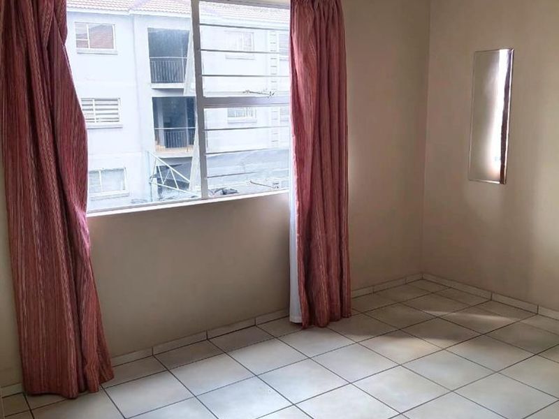 2 Bedroom Townhouse for Sale in Bardene - Photo 8