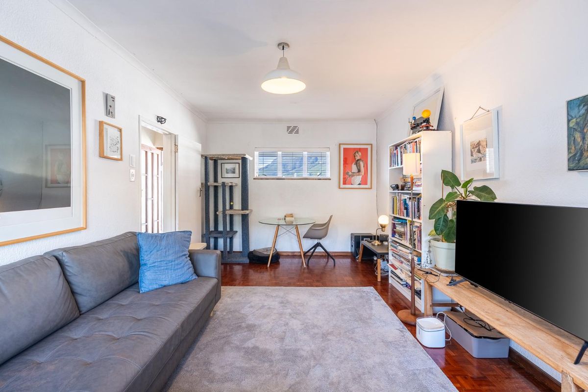 Fall in Love with Tamboerskloof – Cozy, Stylish & Perfectly Positioned - Photo 5