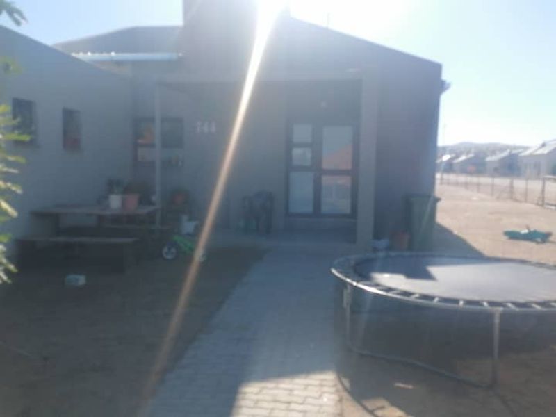 Modern House For Sale-Okahandja - Photo 2