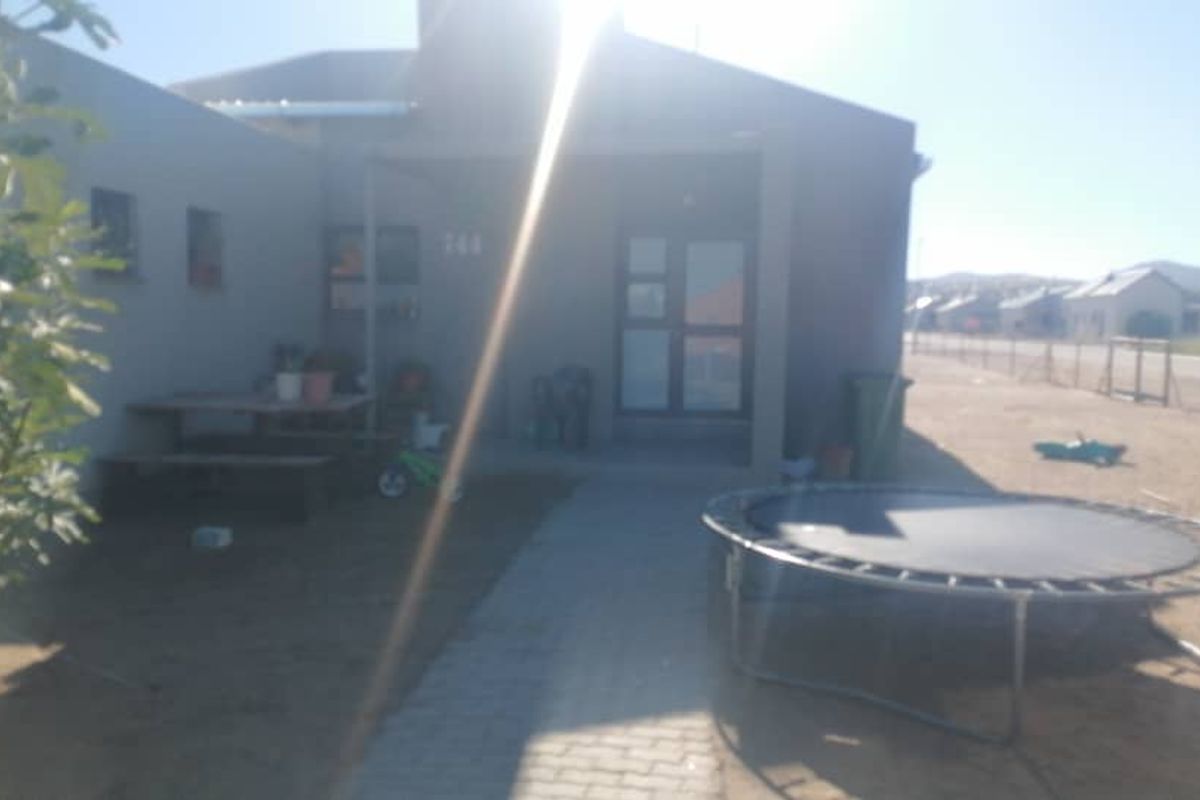 Modern House For Sale-Okahandja - Photo 2
