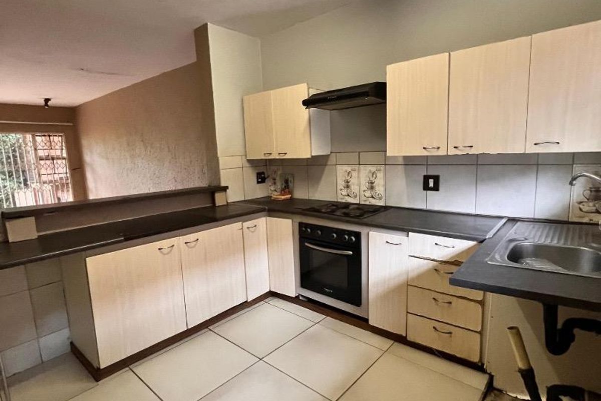 Beautiful 2 Bedroom Ground Floor For Sale - Photo 4