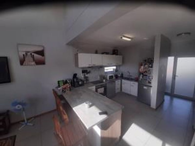 SELLING TOWNHOUSE BELOW VALUATION & AT A REDUCED PRICE - Photo 3